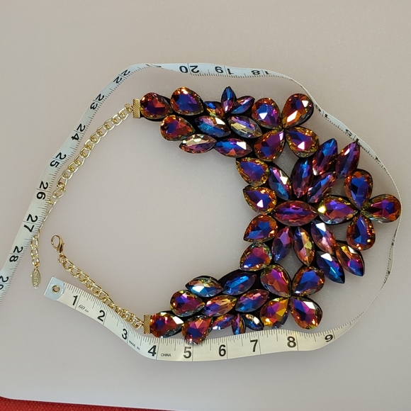 Traci Lynn Multicolored rhinestone massive necklace and earrings purples  NIB - Picture 5 of 9